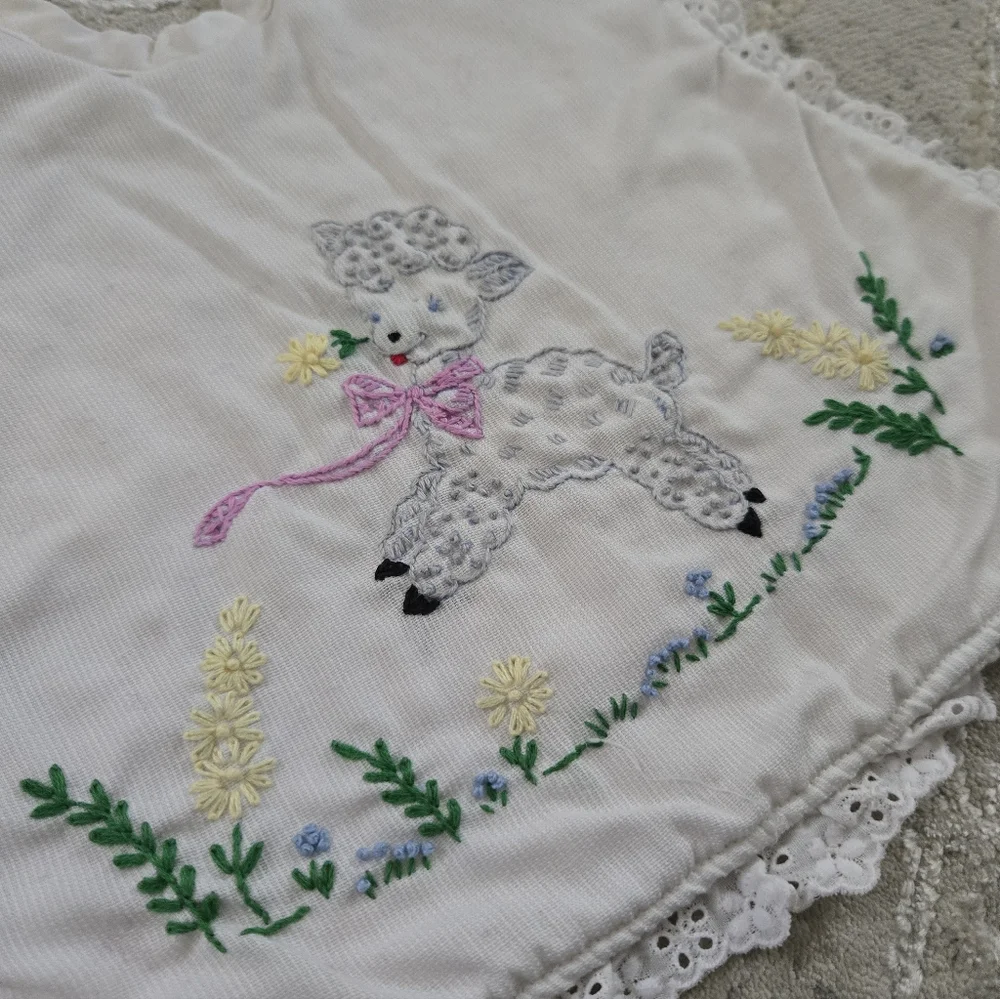 Vintage 1980s-1990s Embroidered Baby Lamb Bib Lace Trim